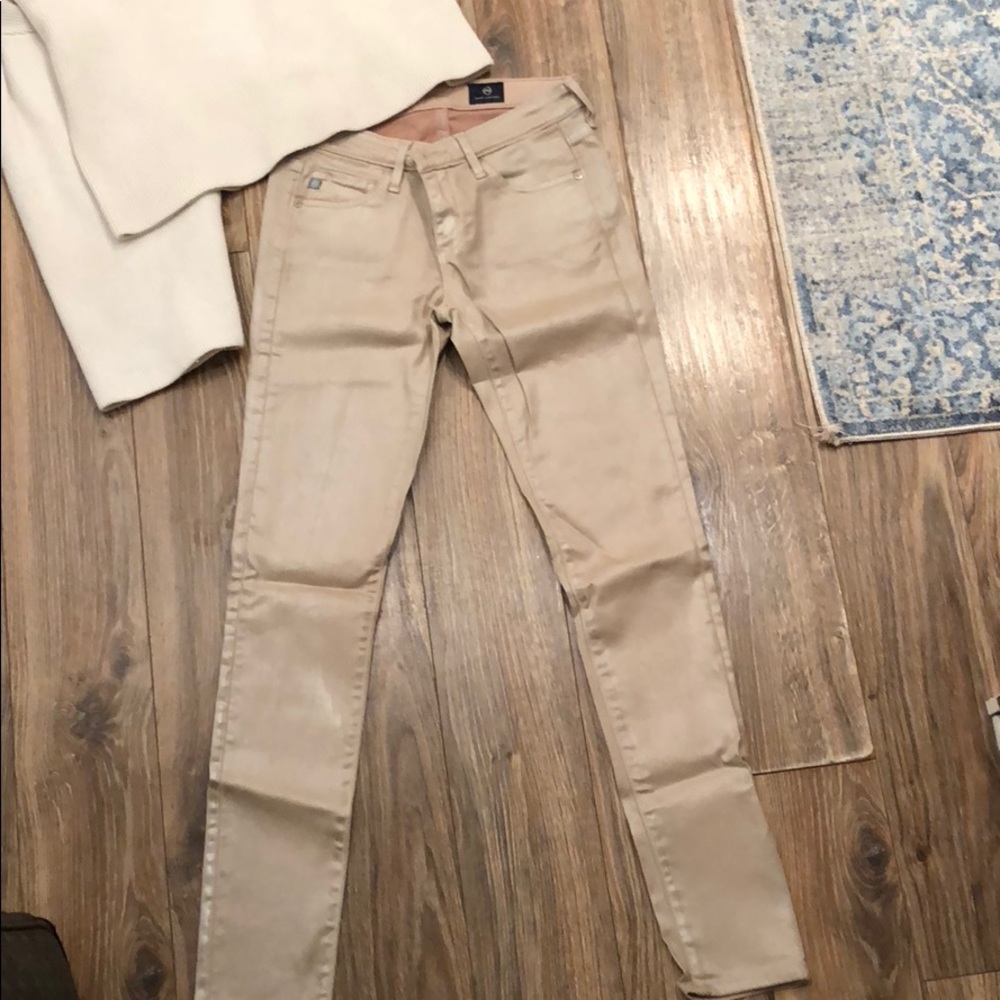 Bone pearlized AG Skinny jeans. Low waisted sz24.